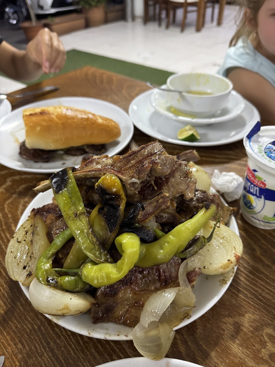 Akdeniz Et (ak-et) Yeme İçme hizmetleri Manavgat