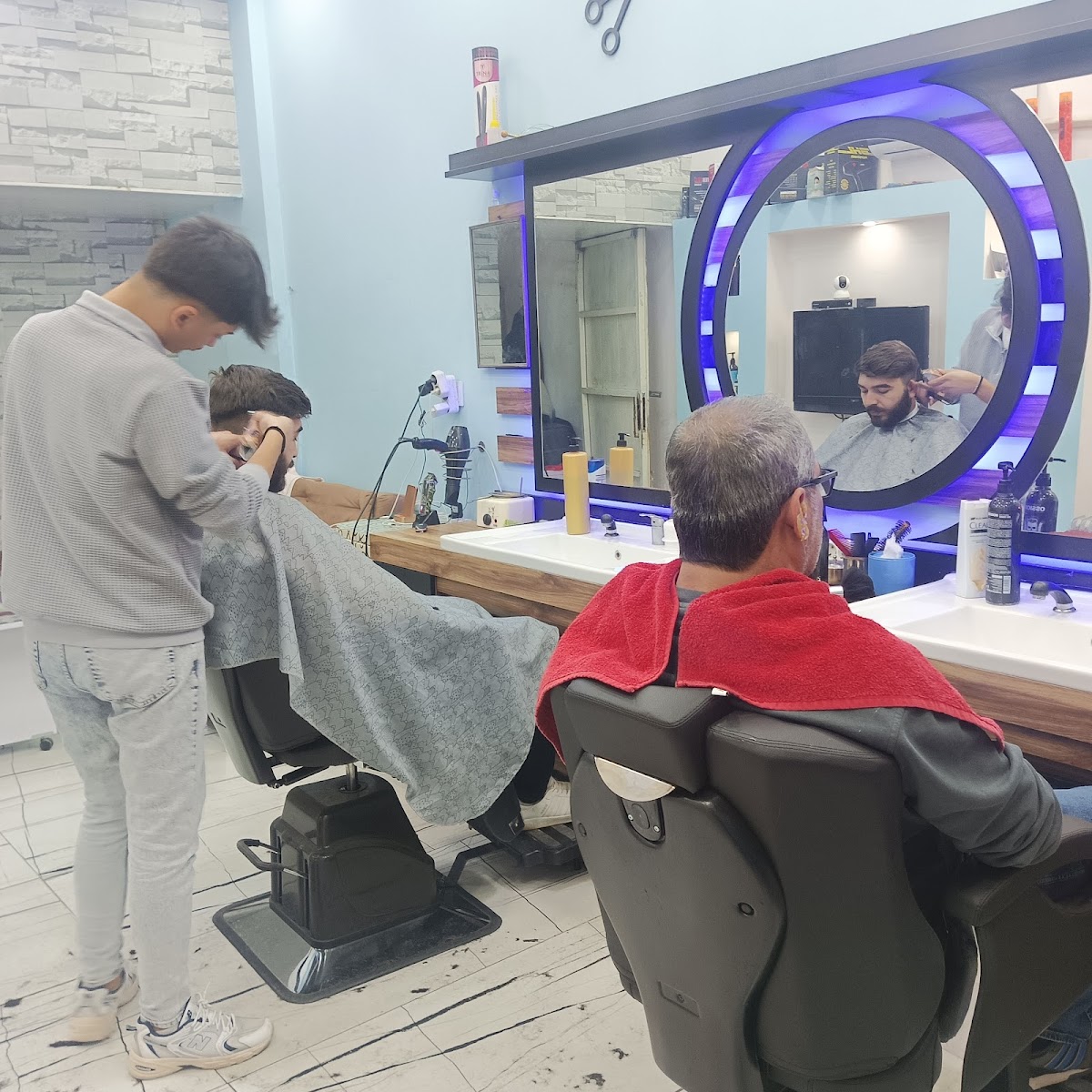 Aklar Erkek Kuaförü Güzellik ve Takı hizmetleri Manavgat