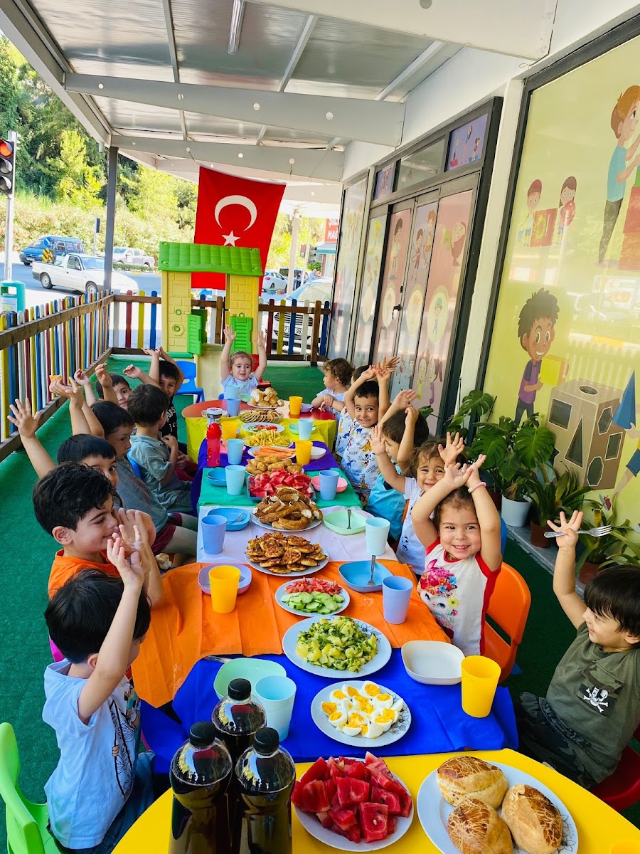 Anaokulu ve Kreşler Özel Annem Çocuk Evi — Manavgat Antalya