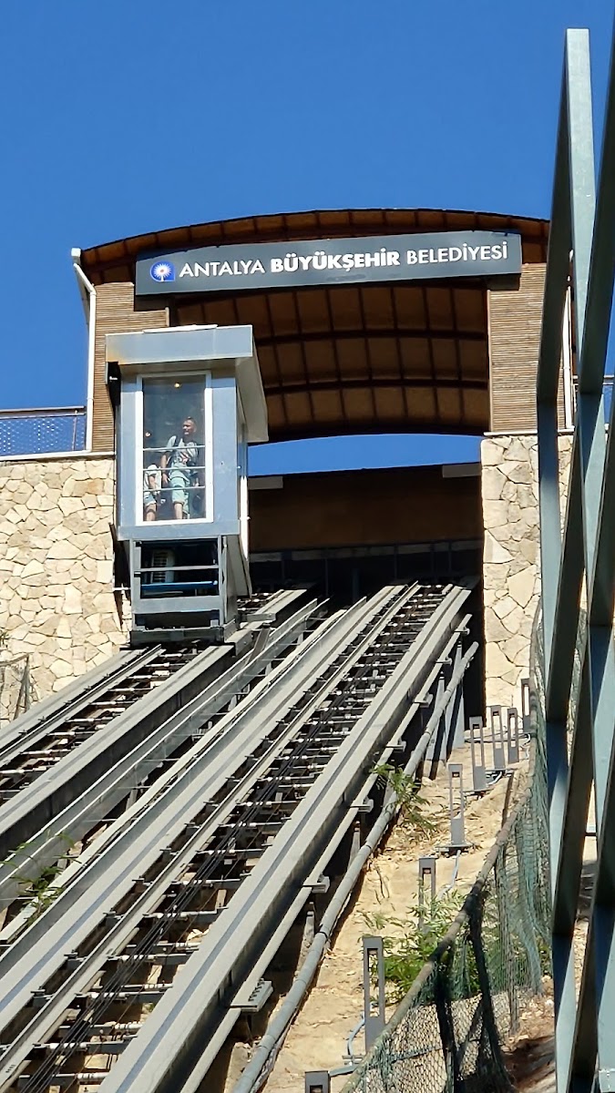 Avukatlar Mustafa Esat Deniz — Manavgat Antalya