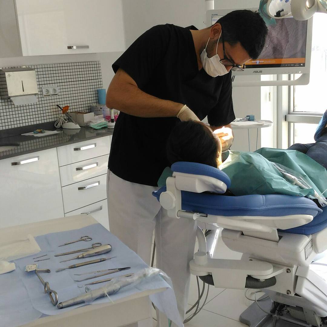 Diş Hekimi ve Klinikleri Diş Hekimi Kerim Yılmaz — Manavgat Antalya