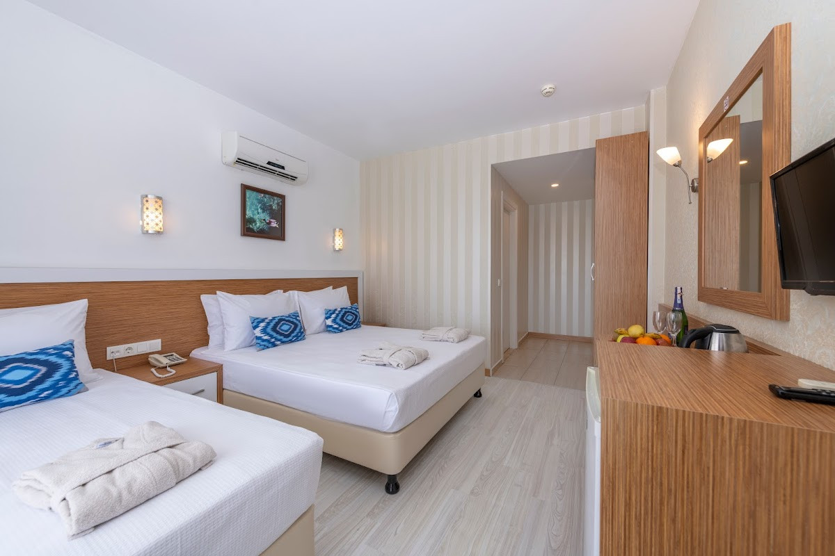 A HOTEL SIDE – Fotoğraf 2