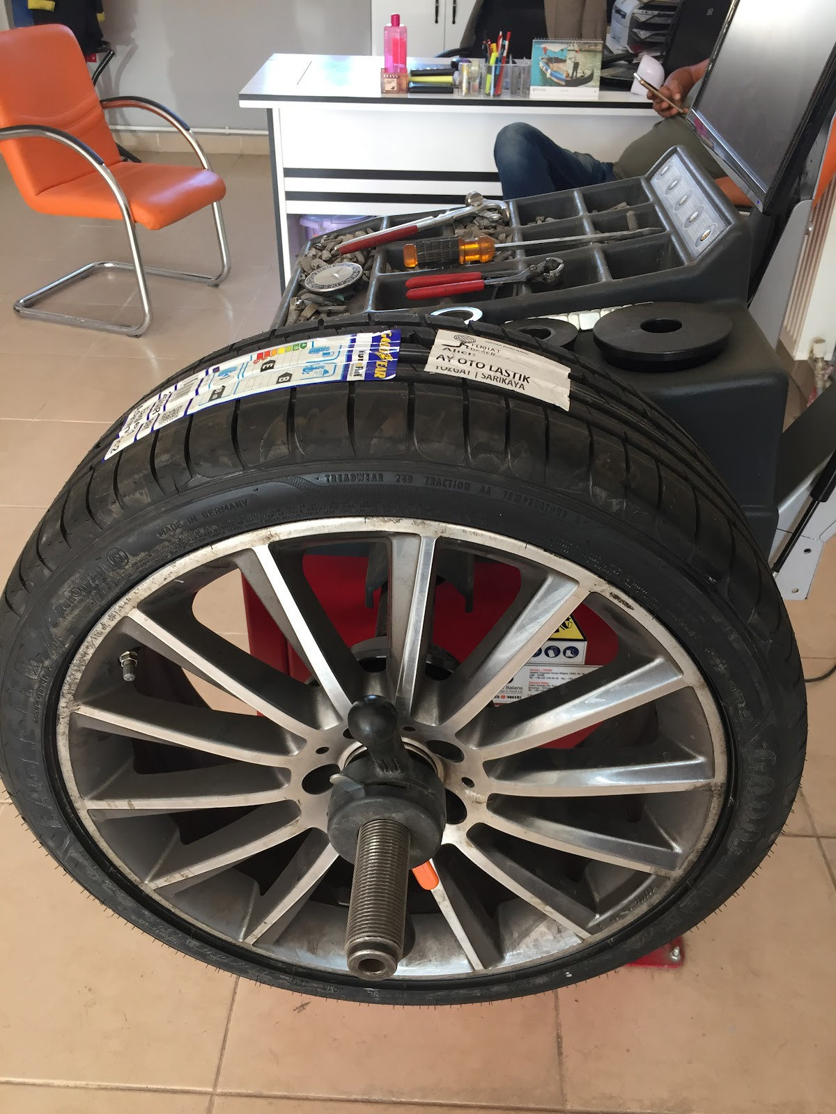 AY OTO LASTİK SERVİSİ – Fotoğraf 2