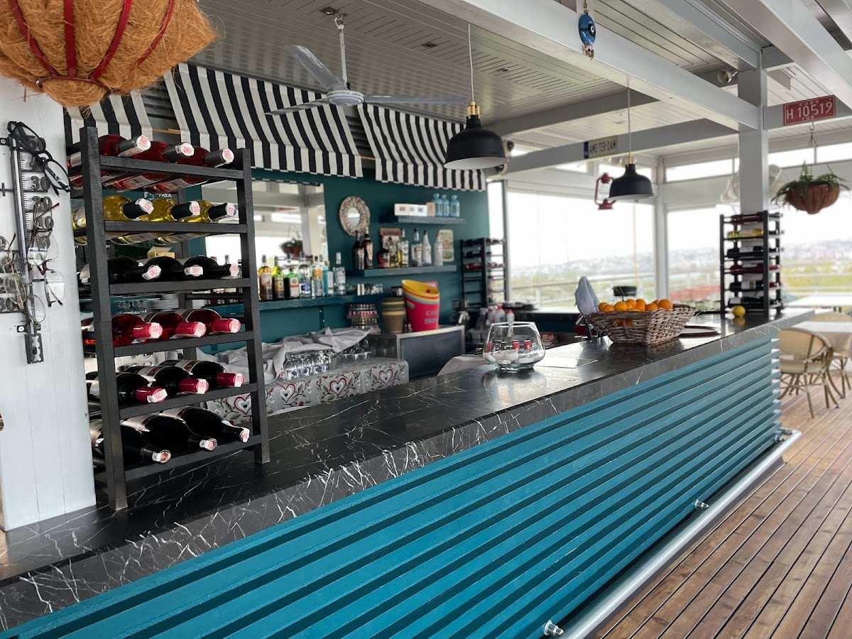 Babylon Bar & Restaurant – Fotoğraf 1