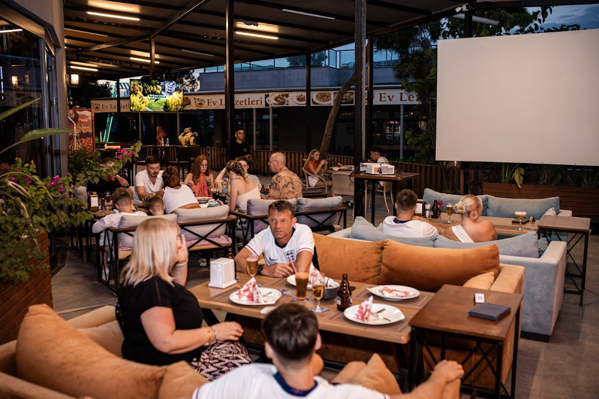 BILL COSBY RESTAURANT & BAR TİTREYENGÖL – Fotoğraf 1