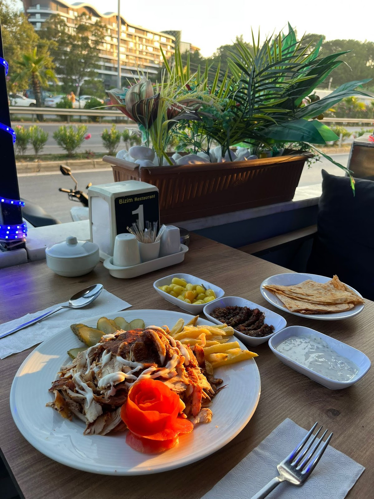 Bizim Restaurant ve Cafe – Fotoğraf 5