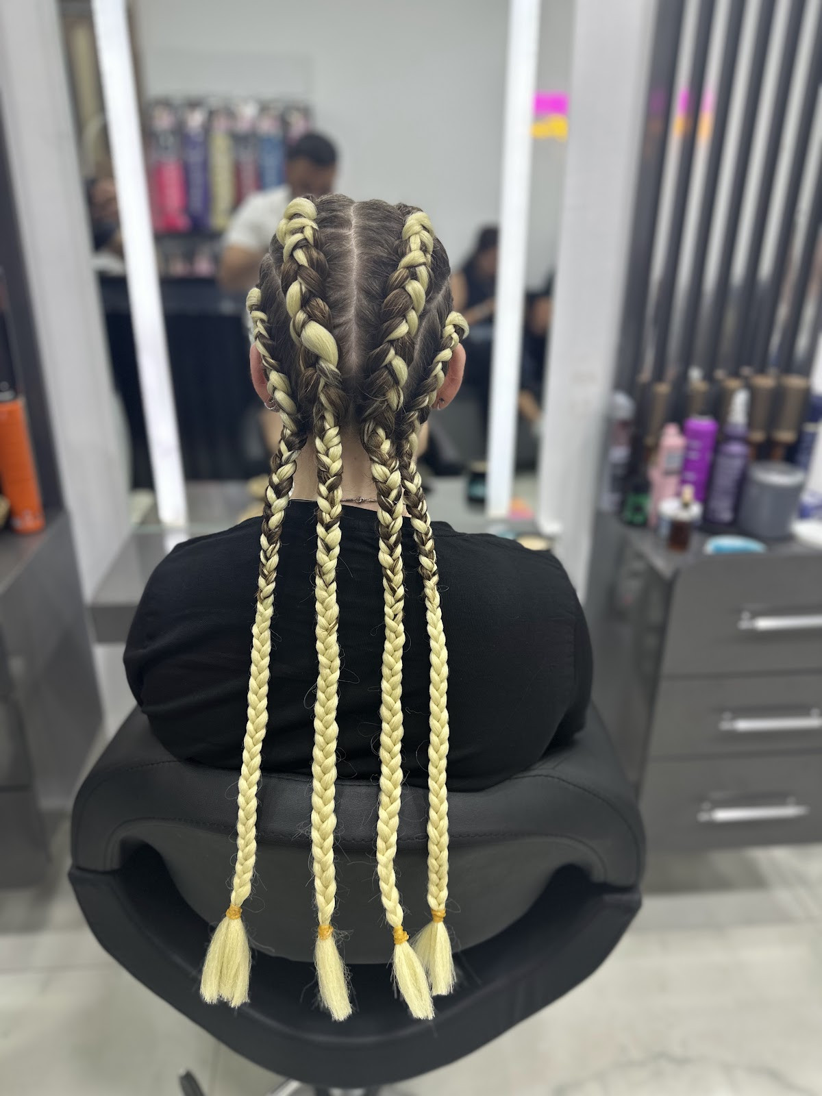 DELUXE FRISEUR & Hair dresser – Fotoğraf 9