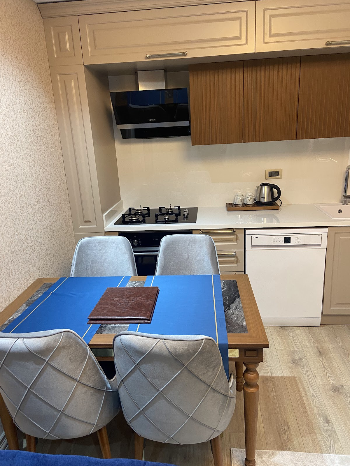 Elysium Deluxe Suites – Fotoğraf 6