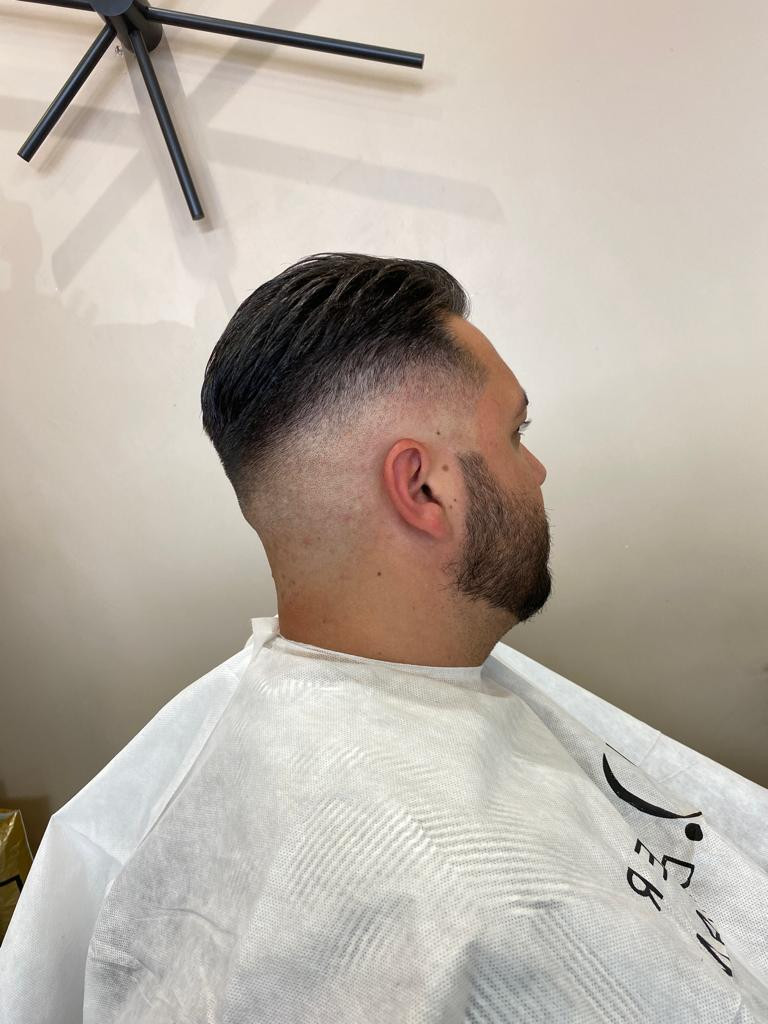 First Class Barbers Shop – Fotoğraf 10