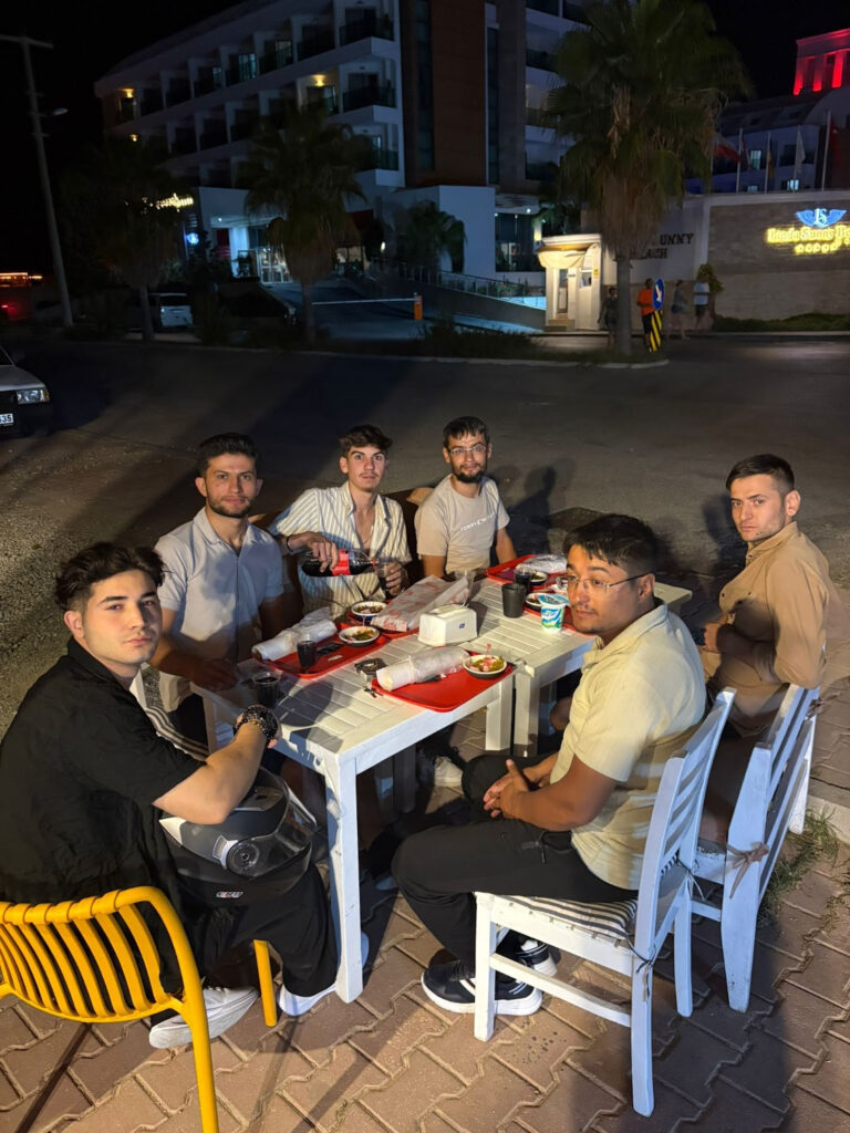 Gündogdu Maraş döner & kokoreç — Manavgat manavgat döner