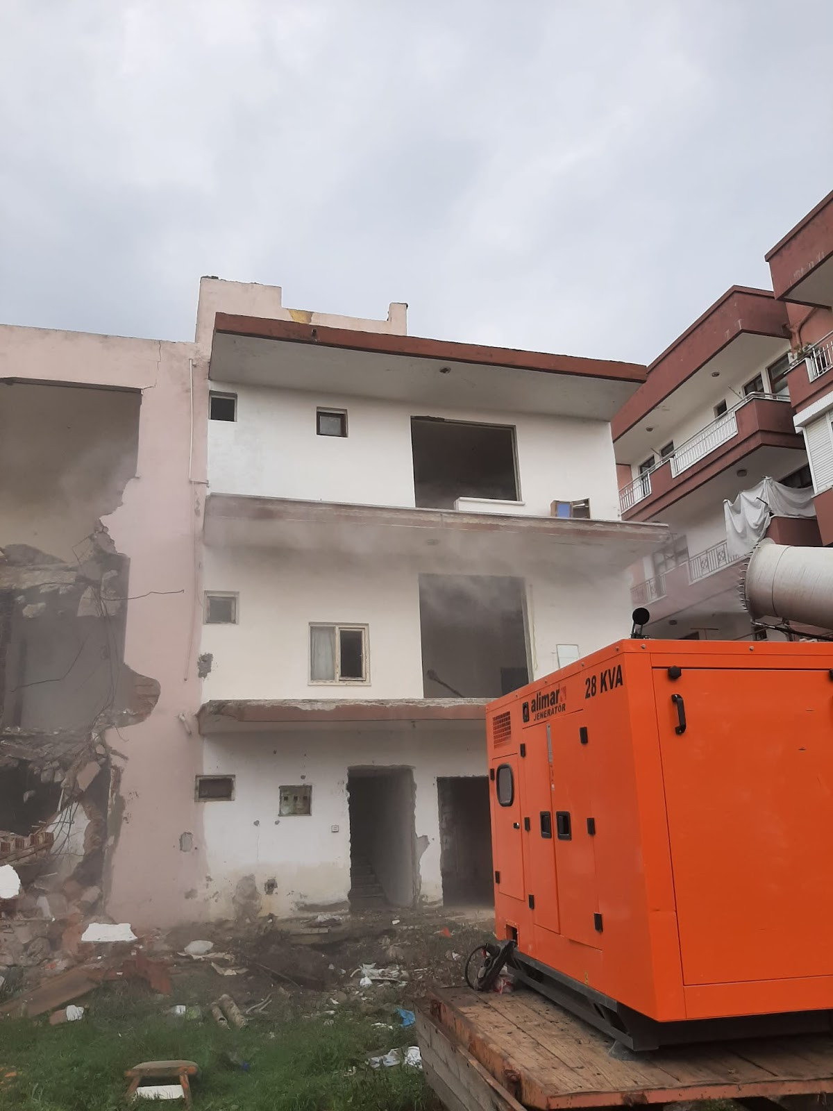 KÖŞK HAFRİYAT VİNÇ FORKLİFT BİNA YIKIM KIRIM KESİM KAROT – Fotoğraf 8