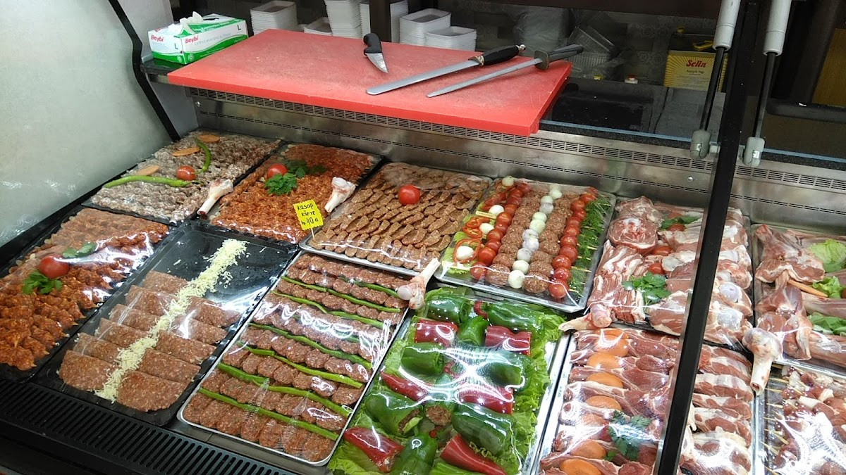 KÜLAHLI KASAP ŞARKÜTERİ – Fotoğraf 3