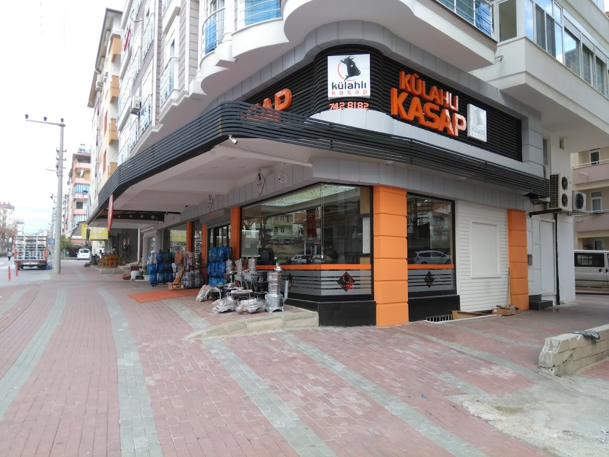 KÜLAHLI KASAP ŞARKÜTERİ – Fotoğraf 1