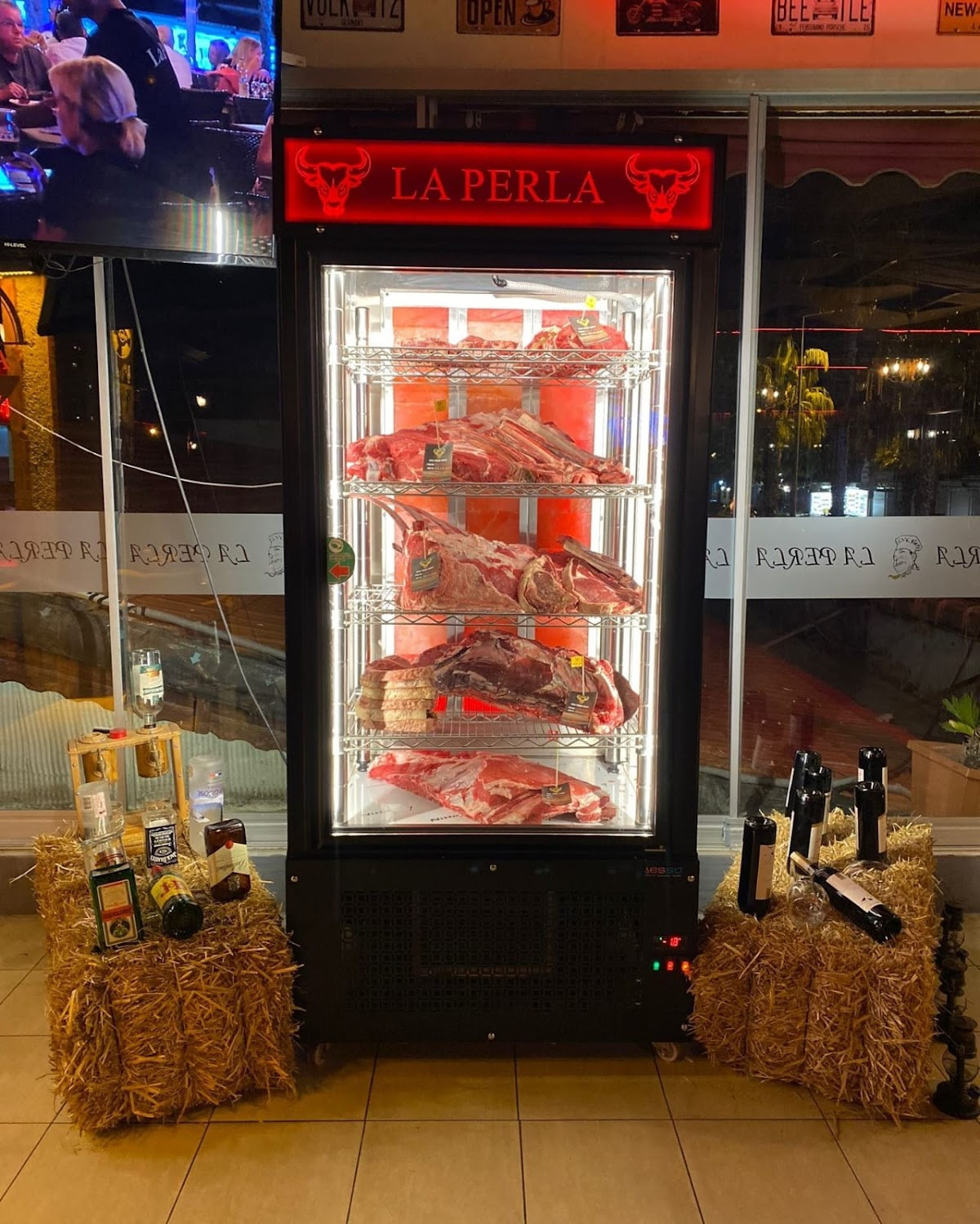 La Perla Steak House & Sky Sports Bar – Fotoğraf 1