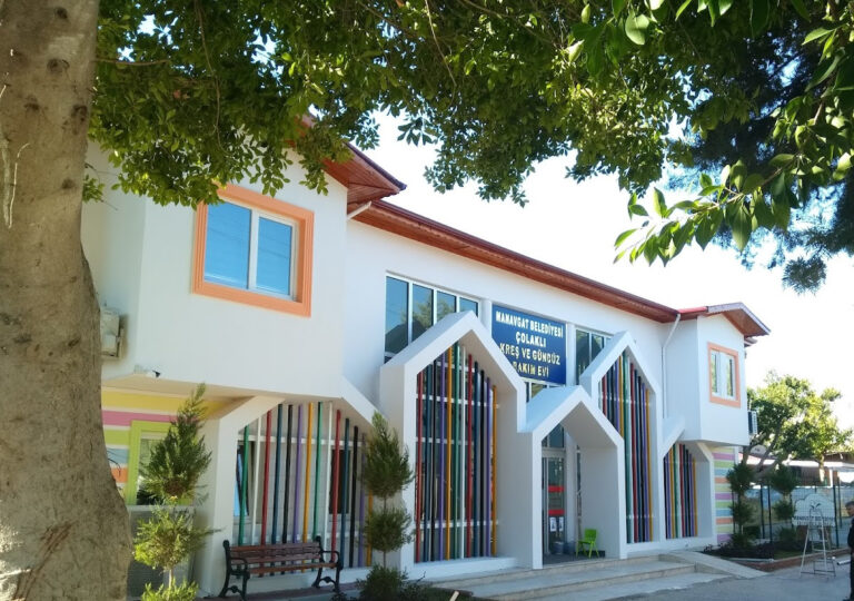 Manavgat Belediyesi Çolaklı Kreş Ve Gündüz Bakım Evi — Manavgat Manavgat Kreş