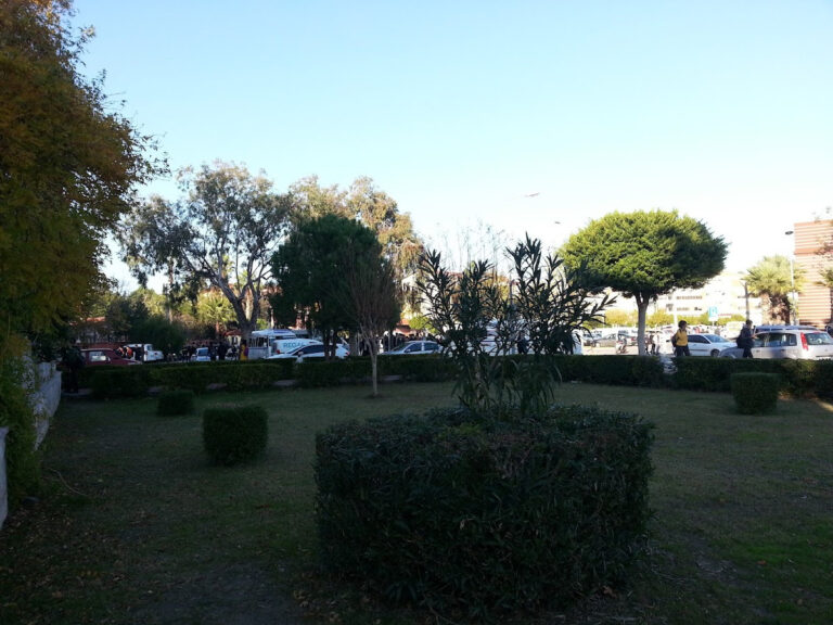 Manavgat İlçe Halk Kütüphanesi — Manavgat Manavgat Resmi Kurumlar