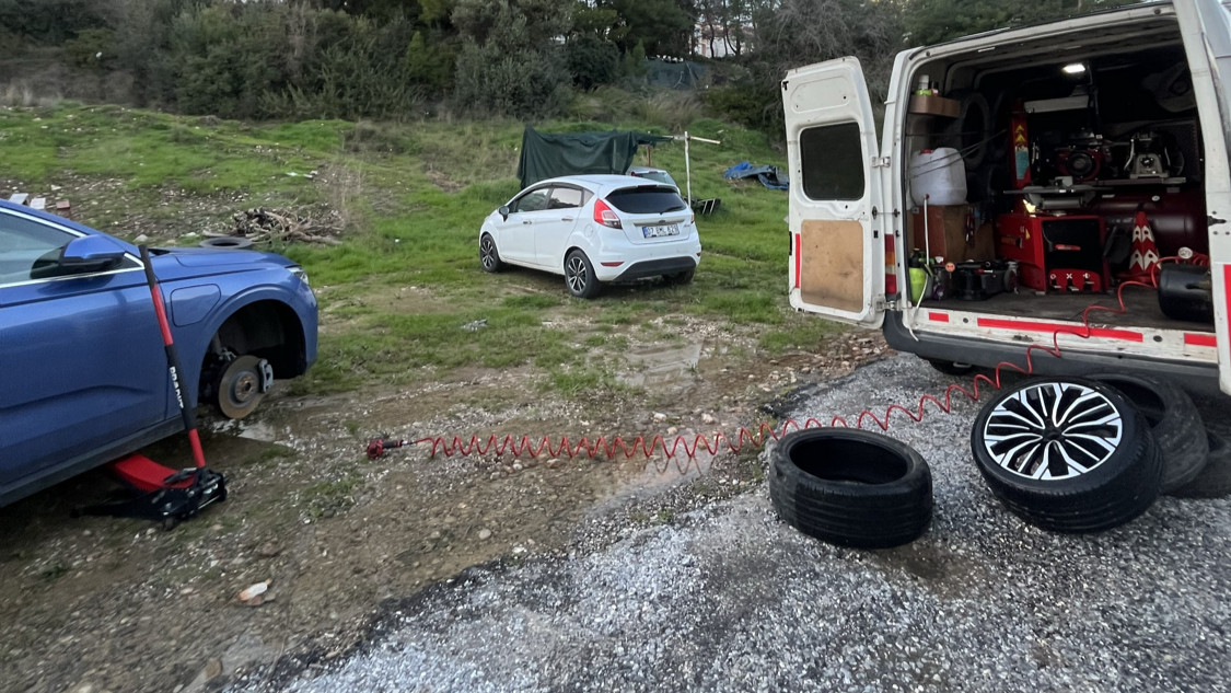 MANAVGAT MOBİL YOL YARDIM OTO LASTİK TAMİRİ 7/24 – Fotoğraf 9