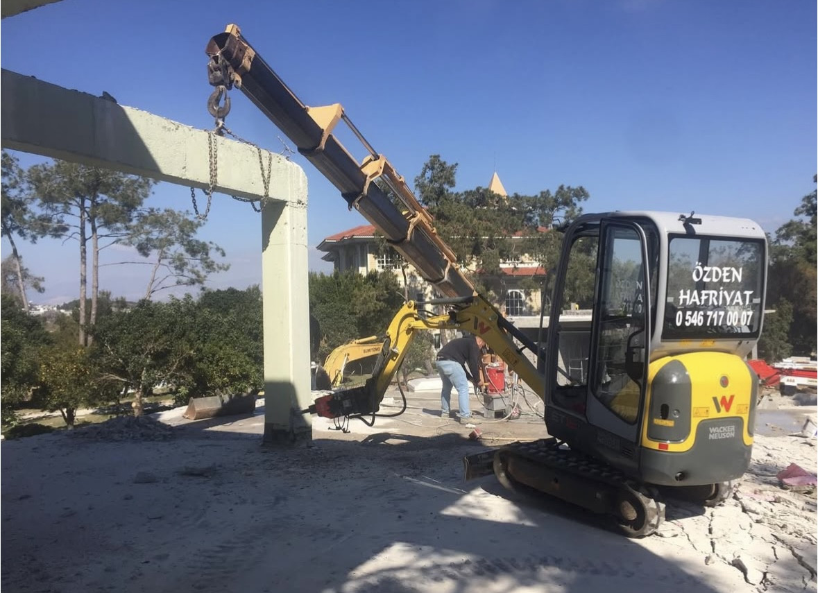 Manavgat Özden Hafriyat - Nakliye - Çevre Düzenleme - Kanal Kazı Tesviye – Fotoğraf 3