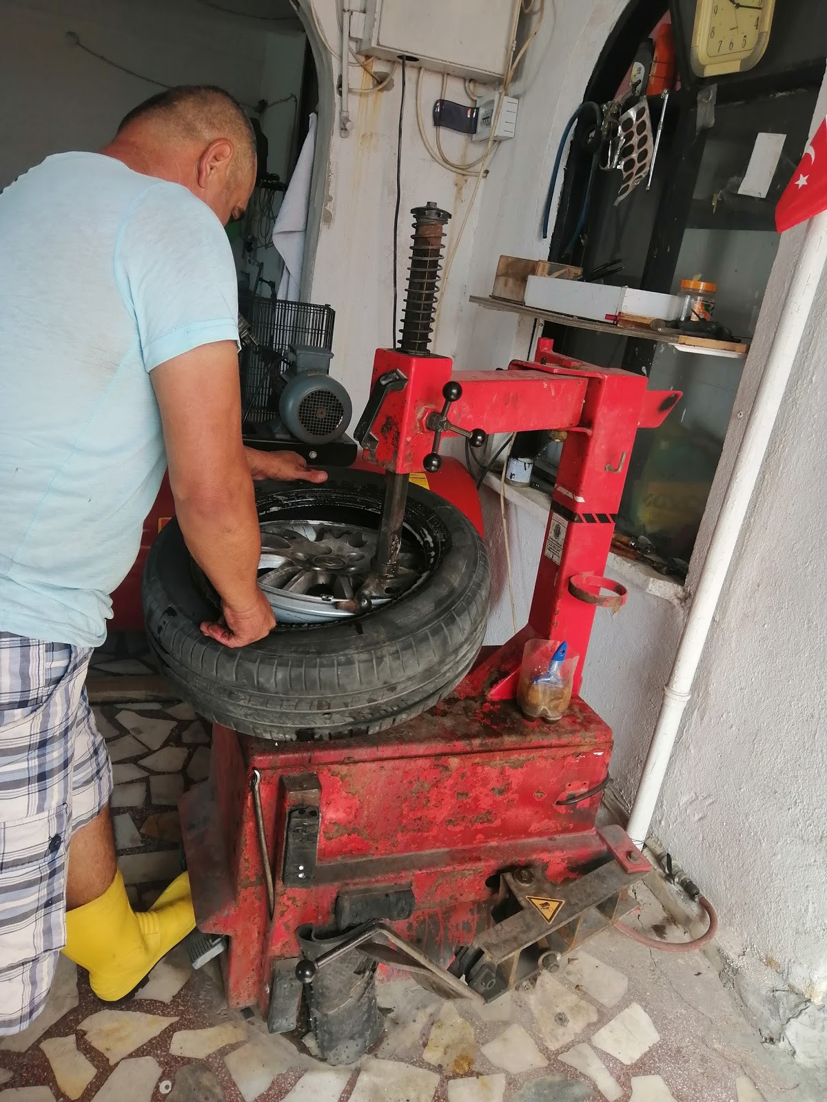 Meltem Oto Lastik Tamir (Çolaklı) – Fotoğraf 5