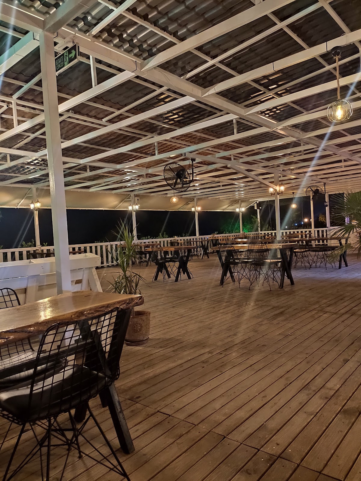 Moon beach Grill – Fotoğraf 9