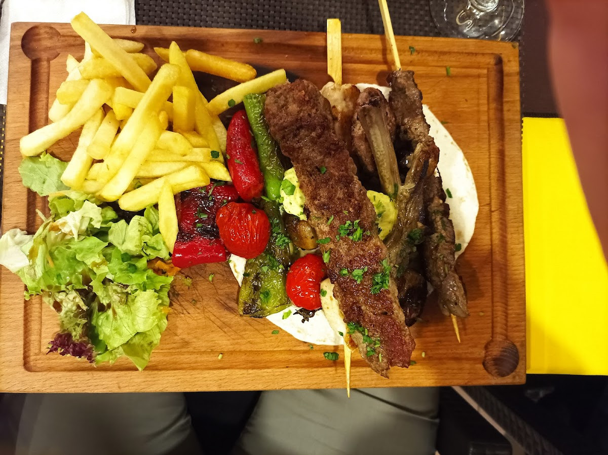 Ötzi’s Bar Restaurant – Fotoğraf 9
