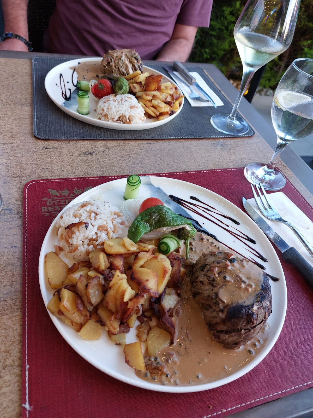 Ötzi’s Bar Restaurant – Fotoğraf 6