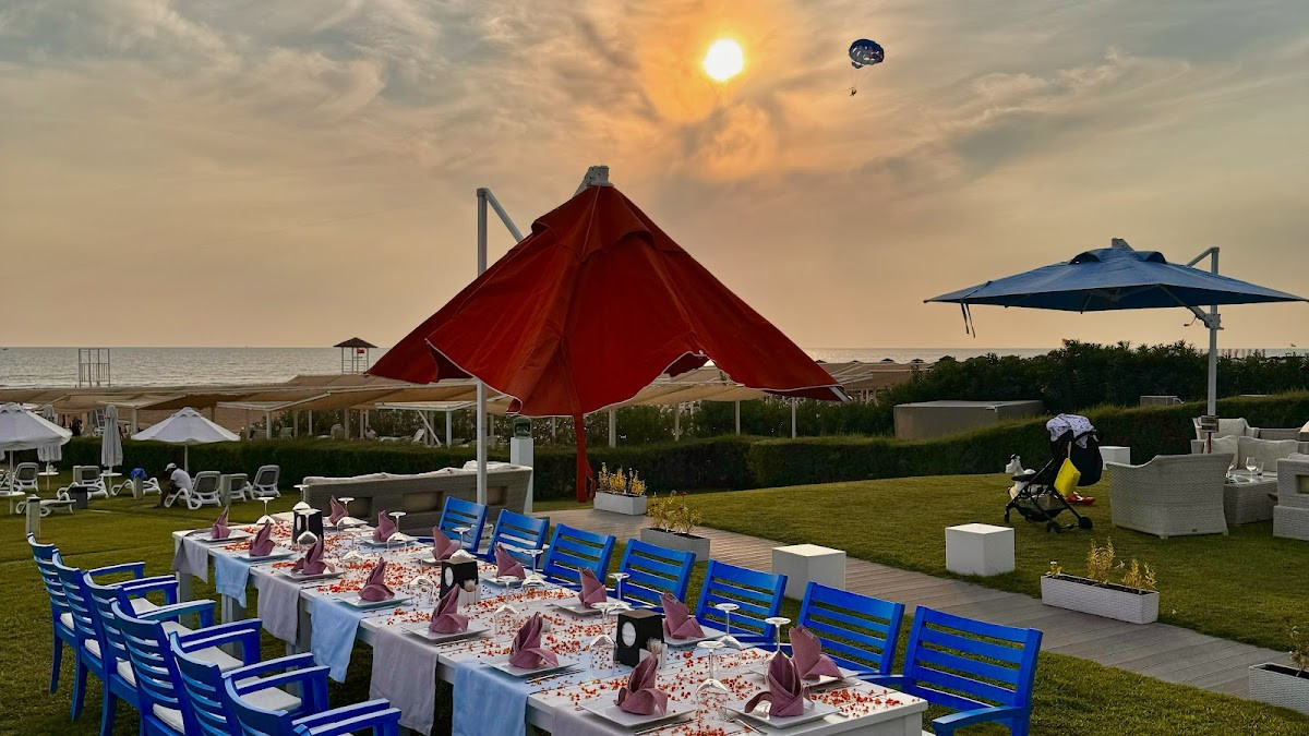 Q Beach Restaurant & Lounge – Fotoğraf 1