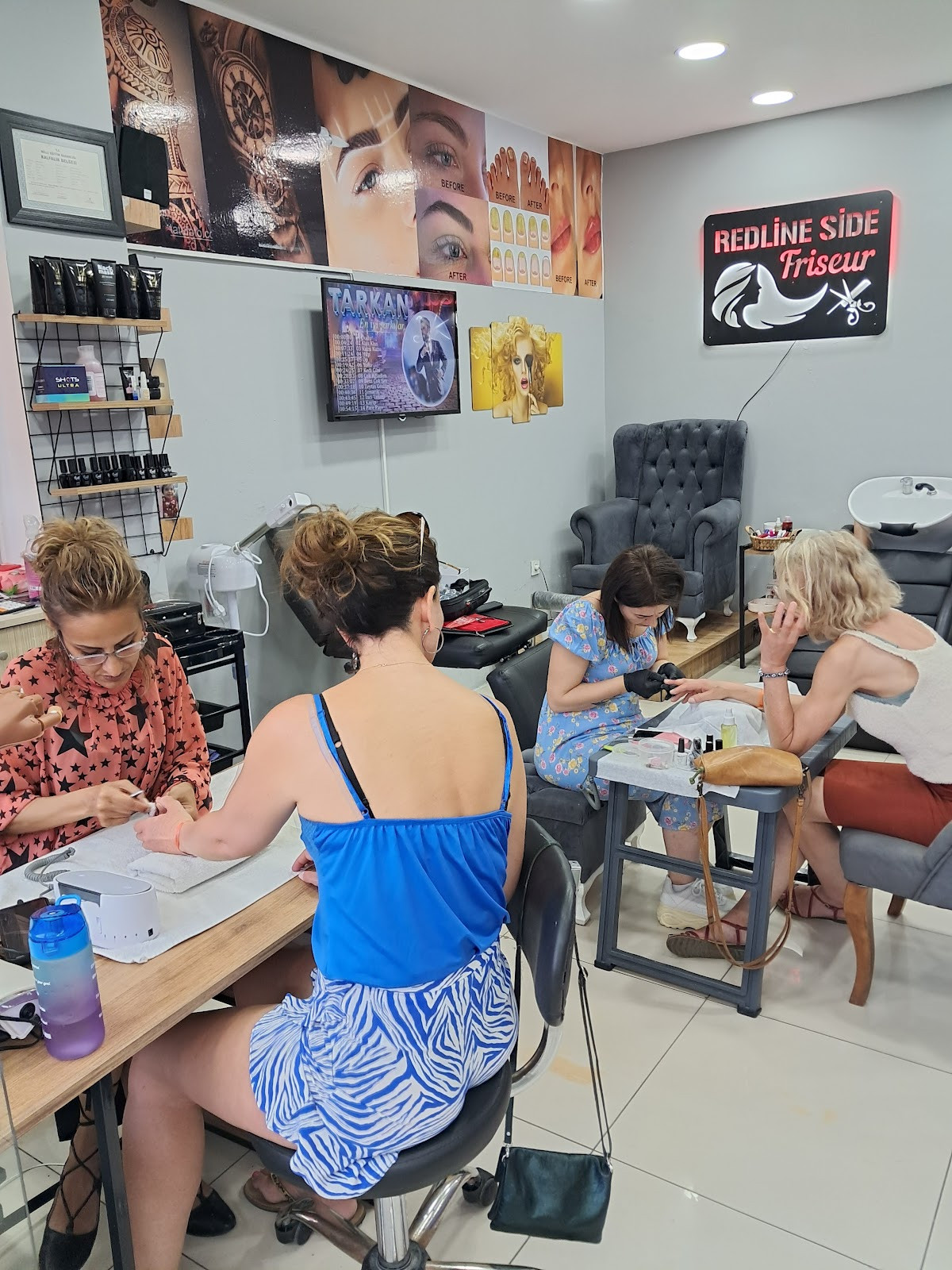 Redline Side Friseur Tattoo Hair – Fotoğraf 2