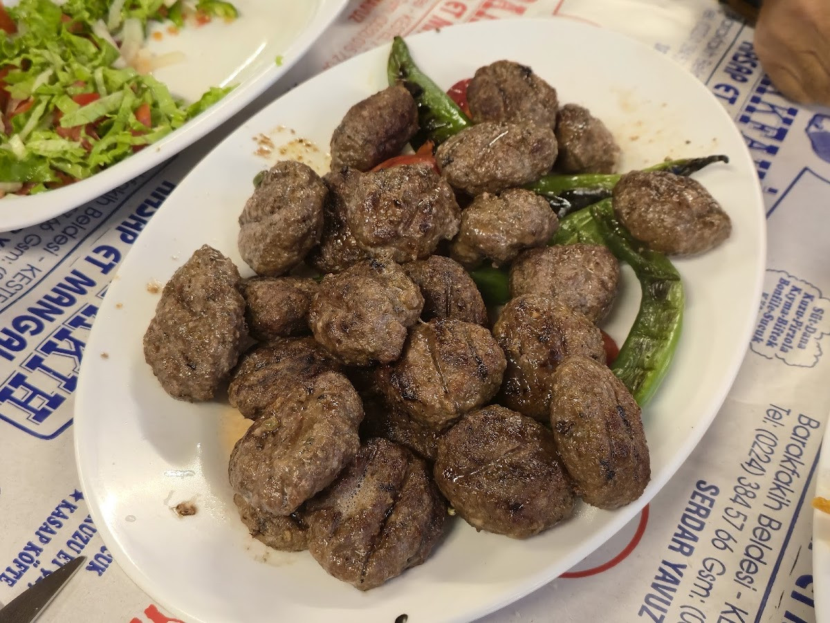 SERDAR'IN YERİ BARAKFAKİH KASAP ET MANGAL – Fotoğraf 4