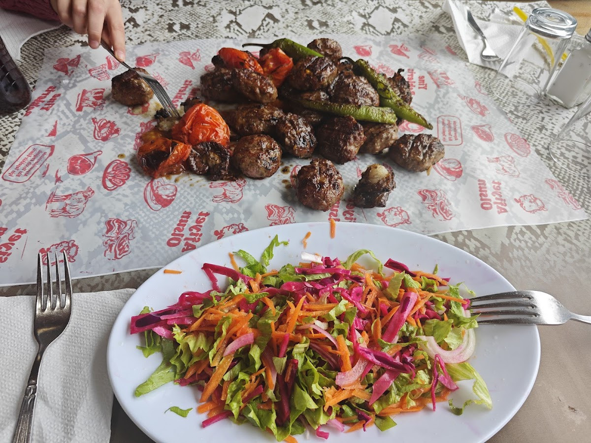 SERDAR'IN YERİ BARAKFAKİH KASAP ET MANGAL – Fotoğraf 2