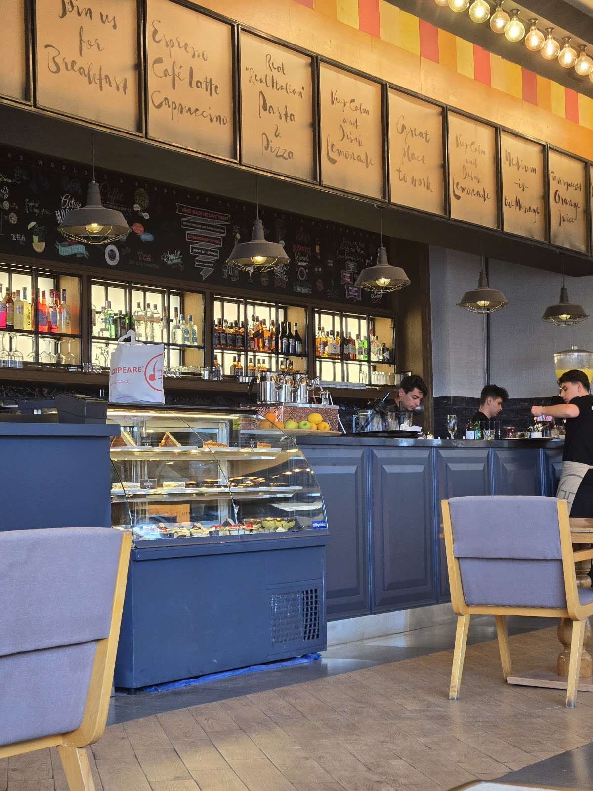 Shakespeare Coffee&Bistro (NovaMall AVM) – Fotoğraf 4