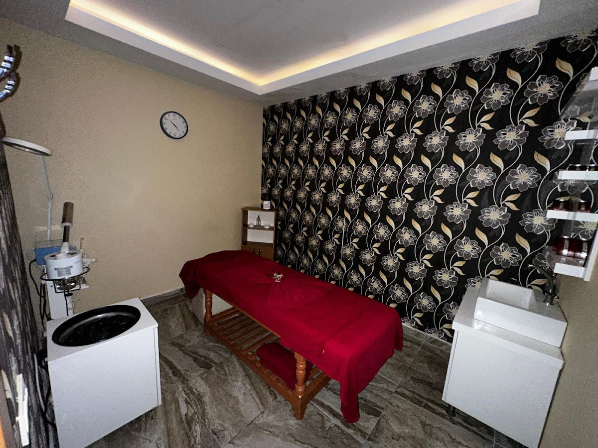 Sheriff Hamam Spa & Massage(AİLE YERİDİR)Sabah 9:00 Akşam 18:00 saatleri arasında hizmet vermekteyiz. – Fotoğraf 10