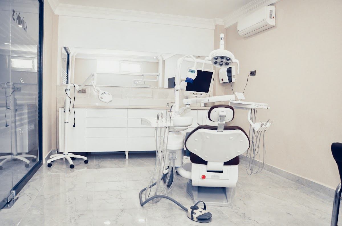 Shine Dental Clinic | Side Zahnarzt | Side Dentist | Manavgat İmplant Tedavisi | Manavgat Zirkonyum Kaplama – Fotoğraf 8