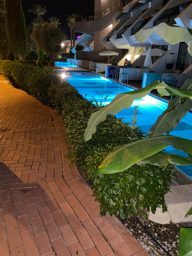 Side Star Elegance Taxi – Fotoğraf 4