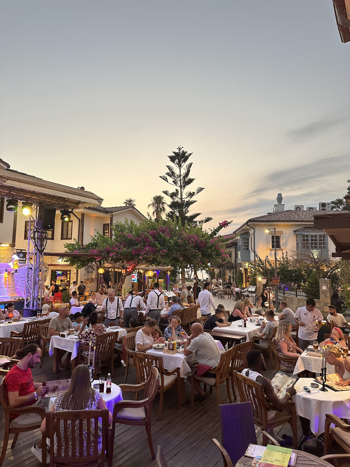 The Royal Castle Pub&Steakhouse – Fotoğraf 3