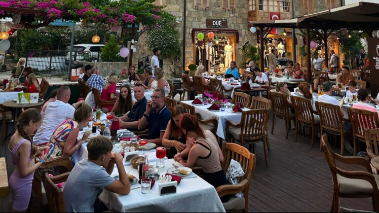 The Royal Castle Pub&Steakhouse — Manavgat Manavgat Restaurant