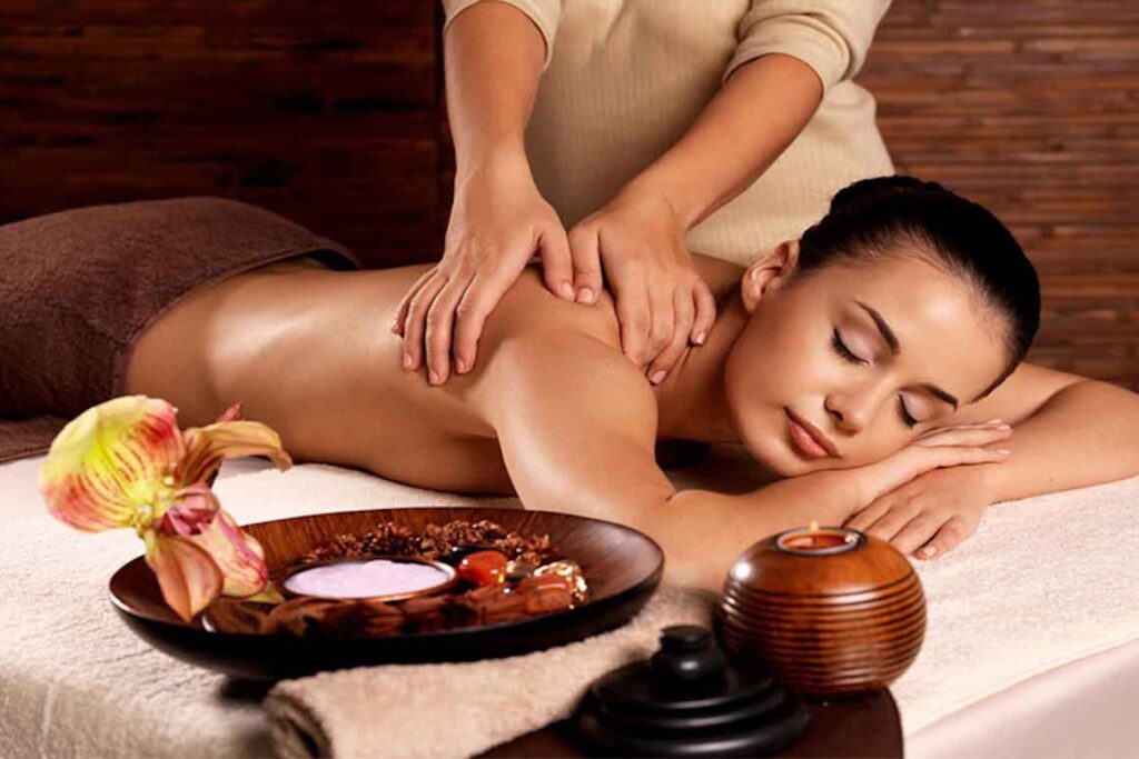 Aromatic oil massage and face mask at the end of Side Hamam ritual