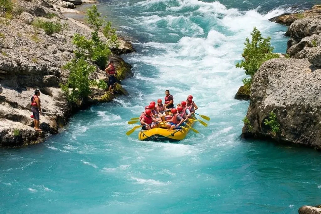 Riverside BBQ lunch included in the Side rafting tour at Köprülü Canyon restaurant