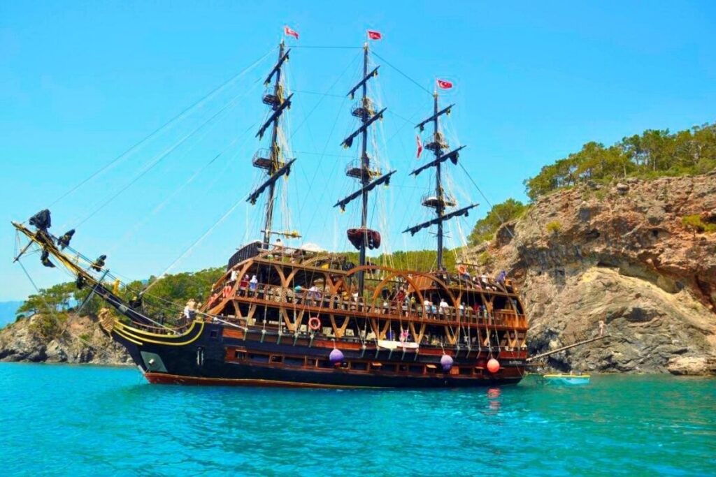 Side Pirate Boat Trip: Kids' Adventure & Foam Party – Manavgat River & Mediterranean Sea