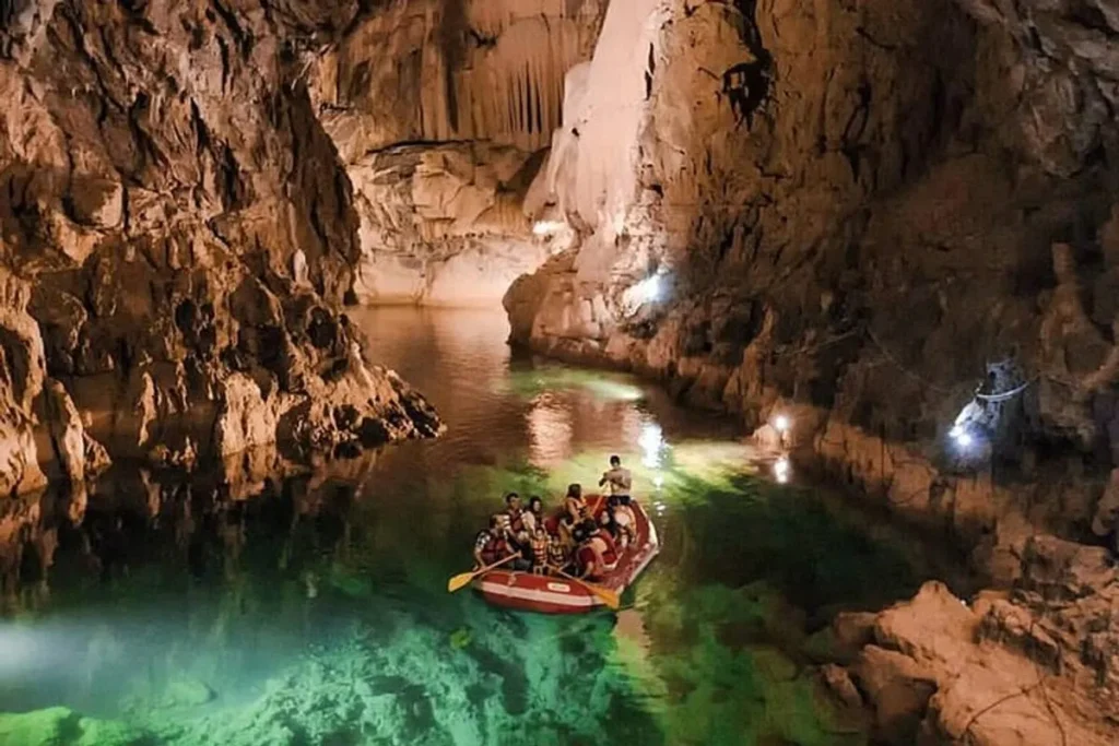 Visitors at the entrance of Altınbeşik Cave National Park during a day tour from Side and Manavgat